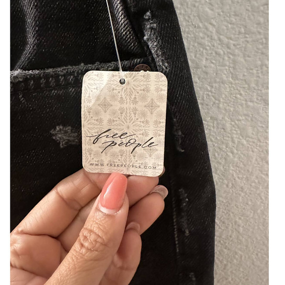 NWT Free People Women's Washed Black Lasso Distressed Cut-Out Shorts Size 31 - Picture 7 of 9